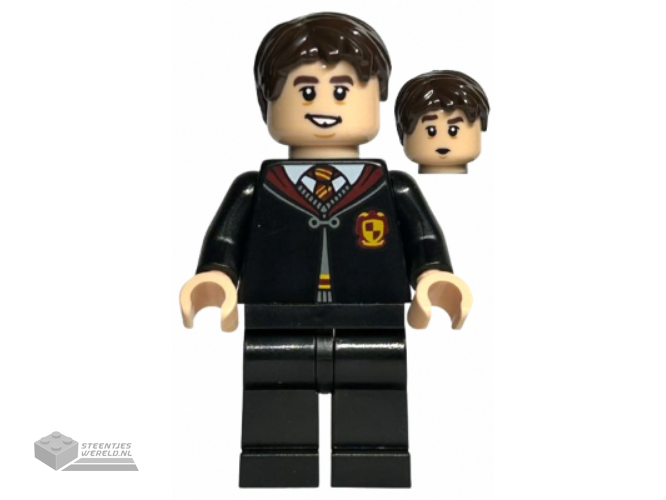 hp398 – Neville Longbottom – Gryffindor Robe Clasped, Black Legs